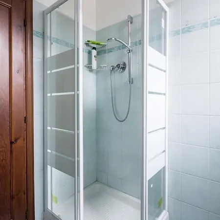 R&b La Bed & Breakfast *