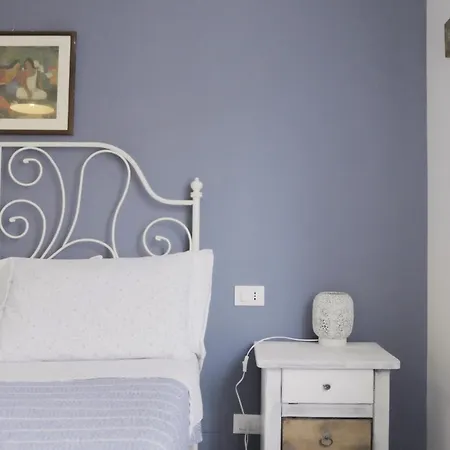 R&b La Bed & Breakfast *